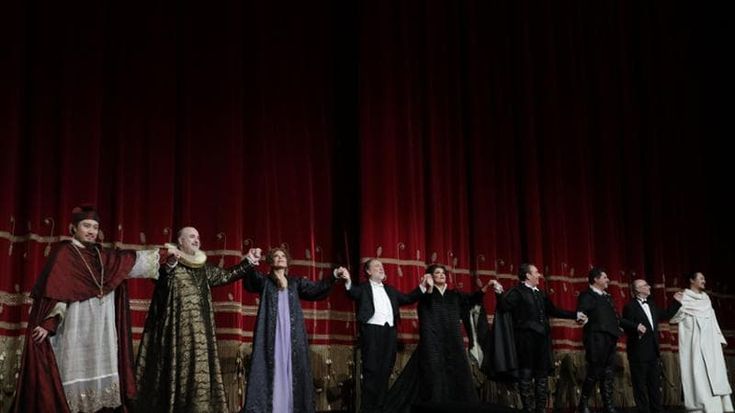 Per la Prima della Scala bene il botteghino, meno gli ascolti tv: ma il Don Carlo fa breccia sui social