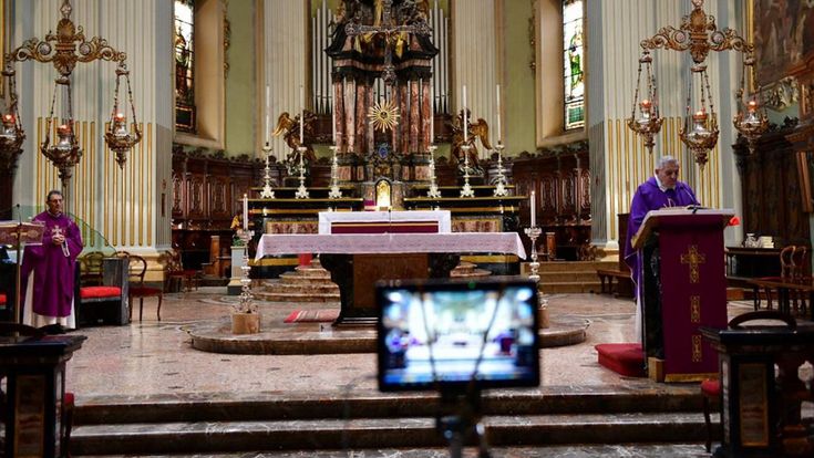 Coronavirus, la Chiesa non può chiudere
