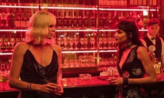 'Atomica bionda', un film di spionaggio tutto al femminile: è Charlize Theron