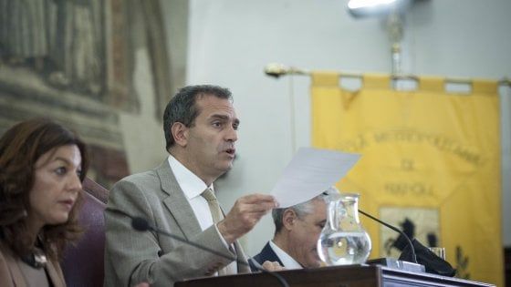 Città metropolitana, de Magistris vince, ma non ha la maggioranza