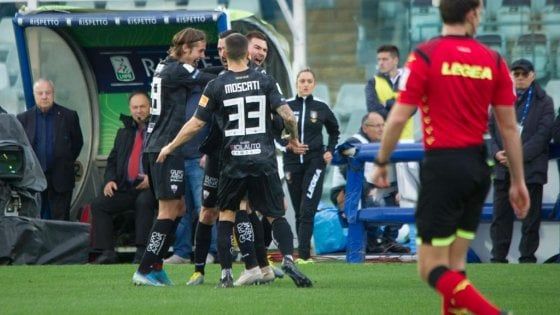 Il Trapani pareggia a Pescara. La squadra riparte