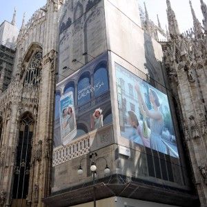 Milano prova a imitare Times Square: maxischermi a led per pubblicit&agrave; e annunci Expo