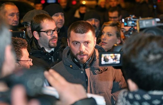Rizzetto aggredito, urla e sputi dai militanti M5s