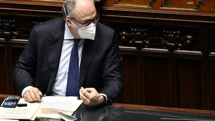 Sì alla manovra da 40 miliardi entro Natale, scoppia il caso della cig dei piloti