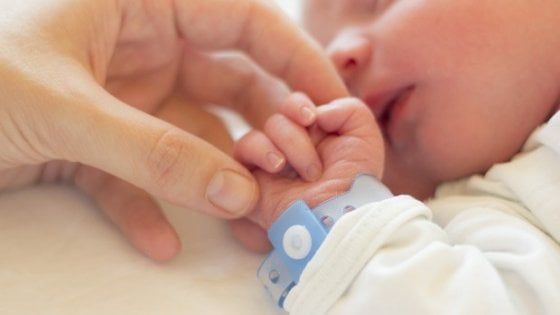 Nati prematuri, da dicembre genitori con i bimbi per 24 ore