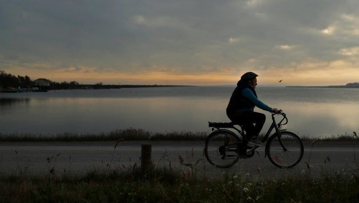 Previsioni meteo, ancora clima mite su tutta l'Italia. Rischio pioggia su almeno tre regioni. Attenzione alla nebbia