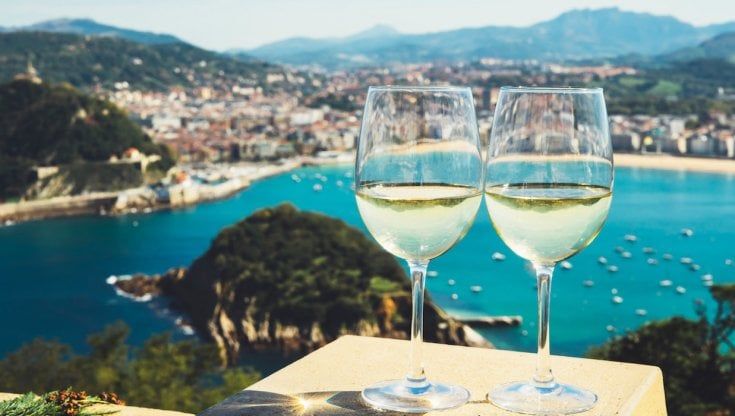 Enoturismo, arriva la guida pratica che aiuta le cantine nella creazione dell’offerta