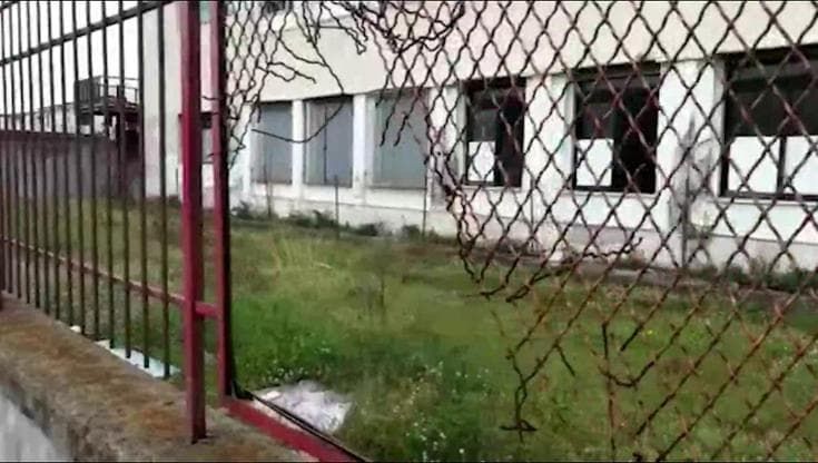 Infiltrazioni, crolli, strutture inagibili: quello che non va nella scuola italiana