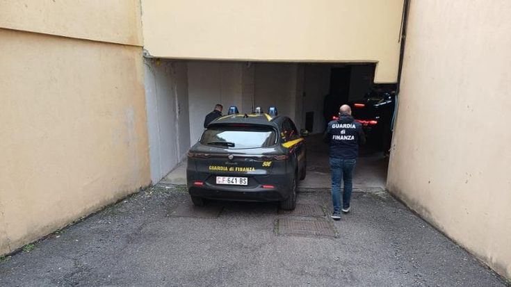 Spaccio di droga, arrestati a Ostia Sonia Spada e Giuseppe Di Silvio: moglie e figlio di ‘Focanera’
