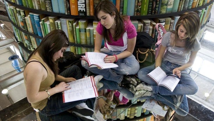 L’iniziativa del Salone del libro. I ragazzi rileggono Camus: “La peste ieri e oggi ci rende tutti più umani”