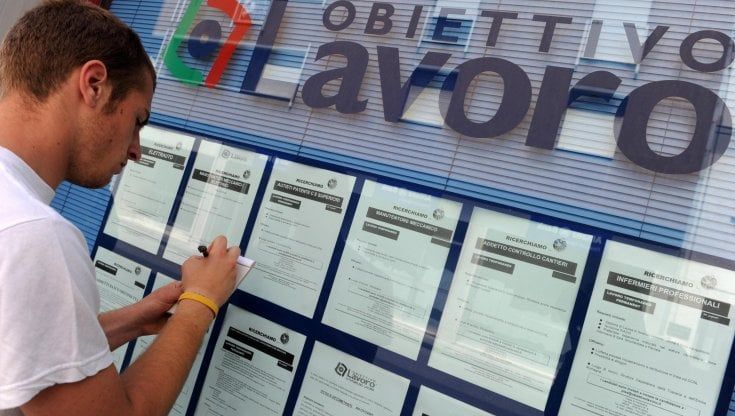 Il dossier: i giovani genovesi sottopagati e insoddisfatti, 34mila ogni anno sono senza lavoro o lasciano la città