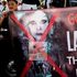 Se l'integralismo minaccia le star: da Lady Gaga a Beyoncé, tutti giù dal palco
