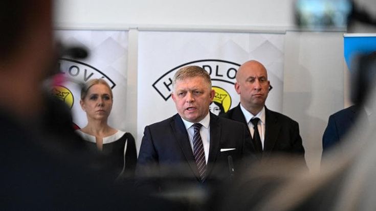 Slovacchia, attentato al premier Fico. Il presidente Pellegrini: “Condizioni ancora gravi”. Tusk: “Ricevute minacce di morte sui social”