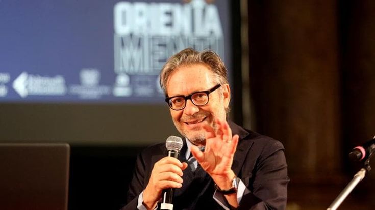 Recalcati al Ducale: “Il lavoro non deve essere qualcosa che mortifica la vita, ma la rende viva”