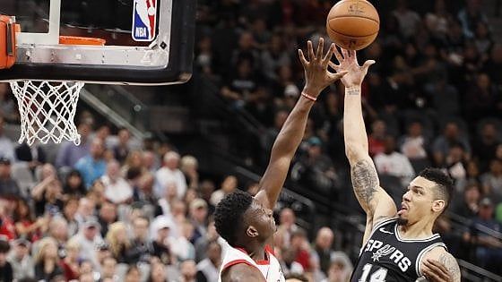 Basket, Nba: Houston strapazza San Antonio, Toronto e Oklahoma ko