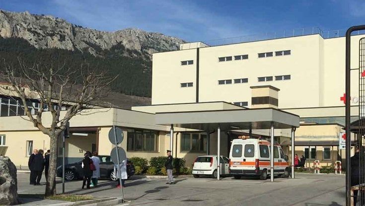 Potenza, pazienti costretti ad attendere un’ora per la dialisi: manca l’unico nefrologo 