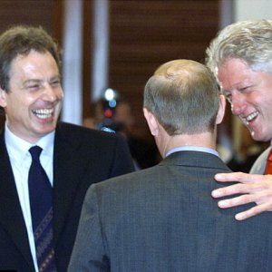 Quando Clinton si offriva come baby-sitter per i figli di Blair