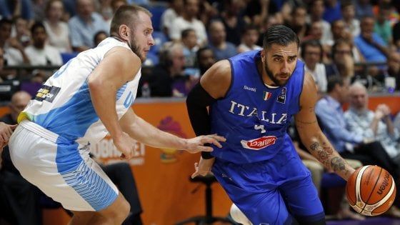 Basket, Nazionale: Aradori duro dopo l'esclusione: "Avete fatto i furbi, non dimentico"