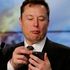 Elon Musk apre uno showroom Tesla nello Xinjiang, dove la Cina reprime gli uiguri: protestano gli attivisti 
