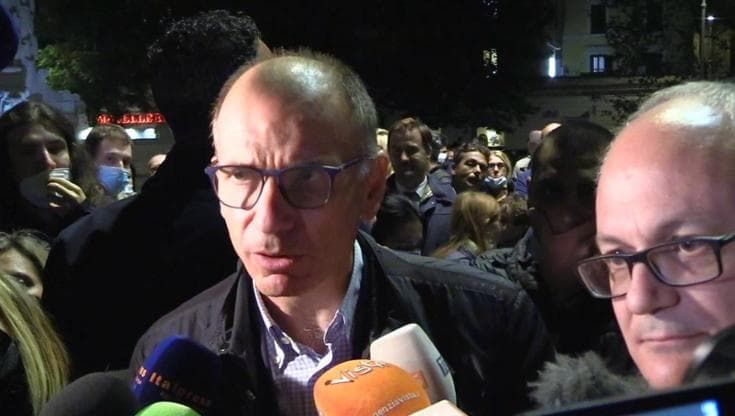 Ballottaggio Roma, Conte voterà Gualtieri e il segretario del Pd ringrazia: "Hanno dato tanto all'Italia"