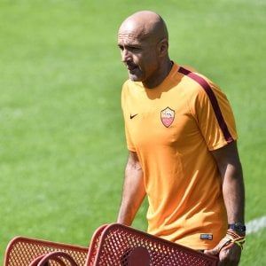 Roma, resta il rebus difesa. Oggi test Liverpool