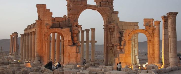 L'Is conquista Palmira. Unesco: "Già distrutti alcuni monumenti". Casa Bianca "preoccupata". Hollande: "Dobbiamo agire"