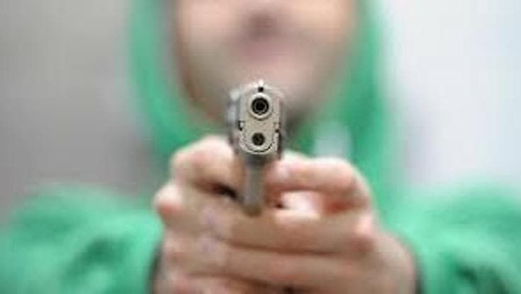 La morte della mamma e il trasferimento in Italia, la tragedia del ragazzo ucciso da un proiettile