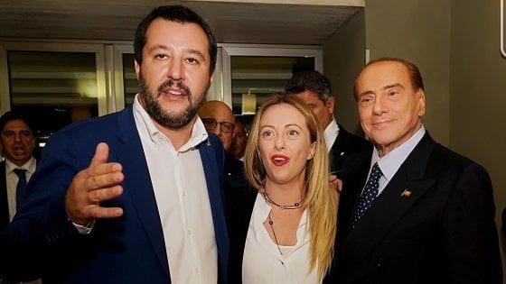 Centrodestra, vertice Berlusconi-Salvini-Meloni: "Il governo non potrà durare a lungo"