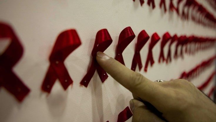 Hiv, la piaga nascosta che dilaga in silenzio al tempo del Covid 