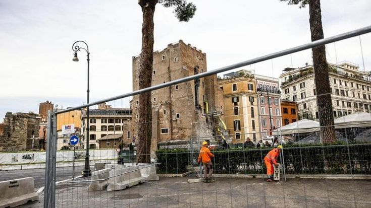 Torre dei Conti, un milione di euro per la messa in sicurezza. Si parte lunedì
