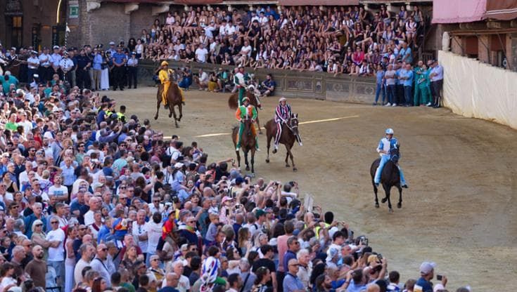 La maledizione del maltempo sul Palio di Siena: ancora rimandato per la pioggia