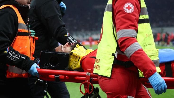 Il milanista Loftus-Cheek si scontra con Corvi del Parma ed esce dal campo con i denti rotti