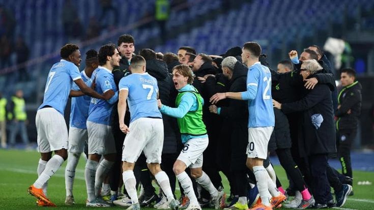 Lazio, tre gol nel deserto. Sarri: “Una prova d’amore”