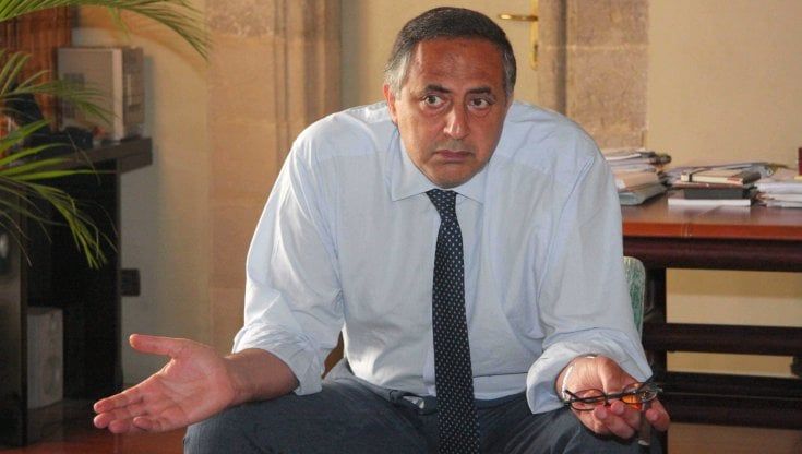 Emergenza rifiuti a Palermo: fermi 30 mezzi su 50. Ultimatum di Lagalla alla Rap