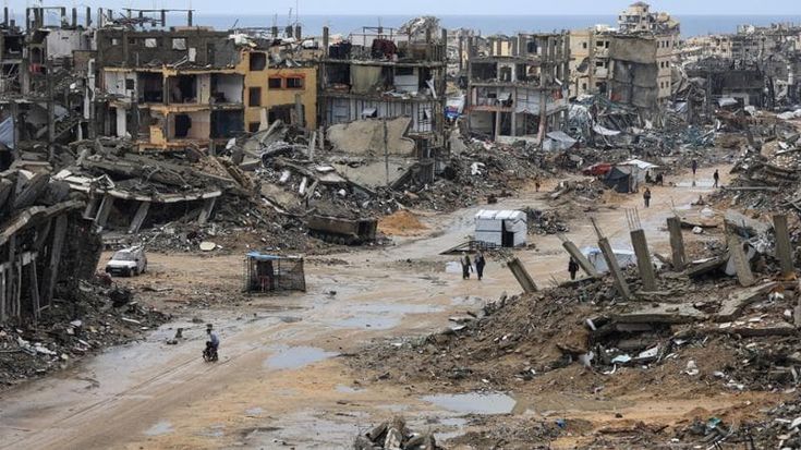 L’ultimo libraio di Gaza: “Tanti libri distrutti o bruciati per riscaldarci. Ma la cultura resiste”