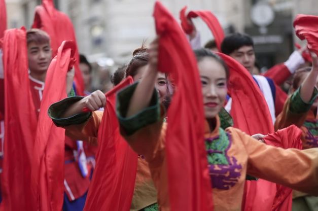 Capodanno Cinese, tamburi e danze per l'Anno della Capra
