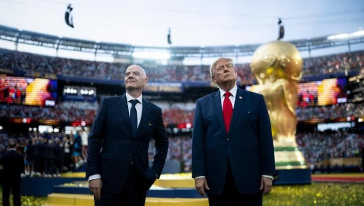 Tifosi spremuti, torneo a 64 squadre. La Fifa di Infantino pensa ai soldi e lui alla rielezione