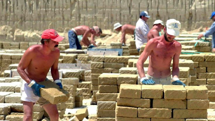 Colf, badanti e braccianti rientrano nel piano. Esclusi edilizia e turismo