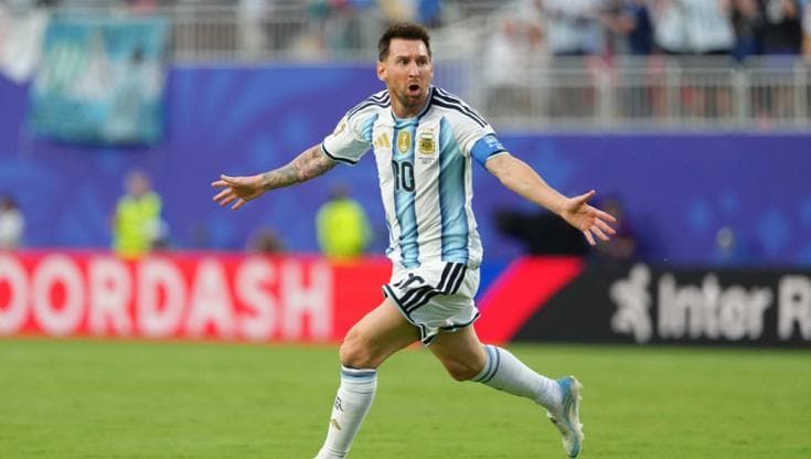 Messi show, tutti i record battuti con la tripletta all’Algeria