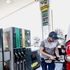 Benzina sopra i 2 euro, avviso di Bankitalia: “I consumi frenano”