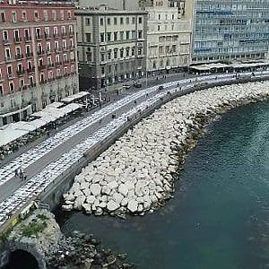 "Mille anni per analizzare le pratiche del condono edilizio a Napoli"