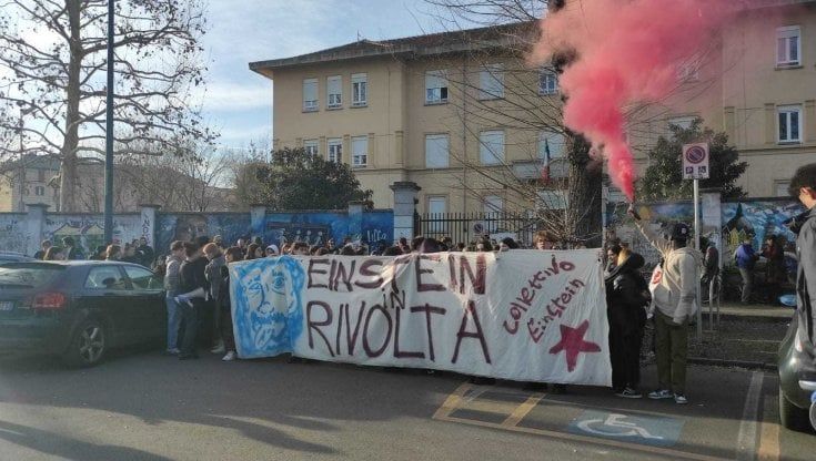 Occupazione all'Einstein. Greta, anima della protesta: "Lezioni da lunedì ma non siamo squadristi"