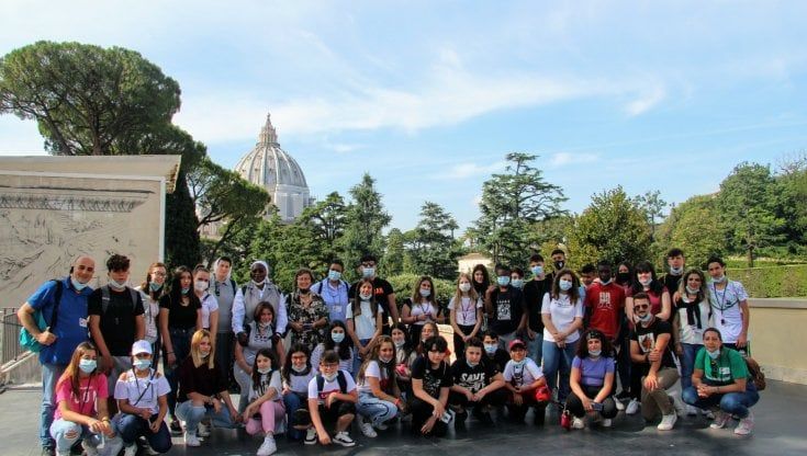 Il centro Padre Nostro porta per la prima volta a Roma 35 ragazzi di Brancaccio