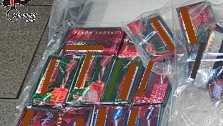 Bari, si ribalta da solo con l’auto: 37enne aveva nove chili di droga, arrestato