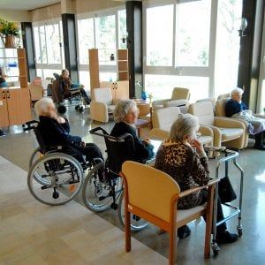 L'appello delle case di riposo: dateci mascherine e camici