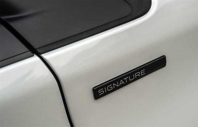 Serie speciali che passione, tocca alla Peugeot 208 Signature