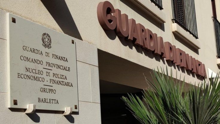 Trani, chiedeva soldi e olio per evitare pignoramenti: arrestato ufficiale giudiziario
