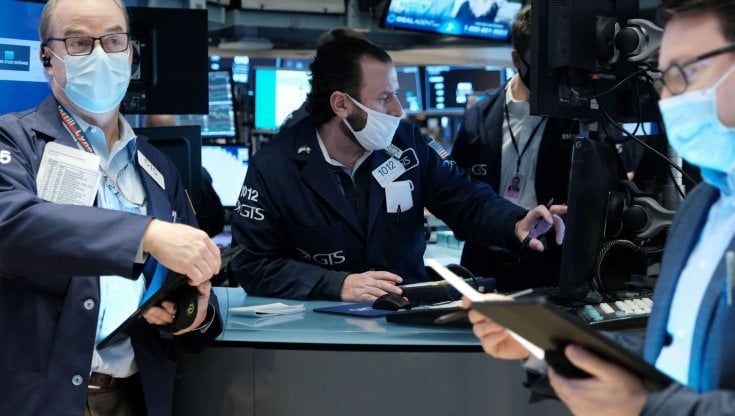 Le Borse di oggi, 20 gennaio. Listini Ue positivi, solo Londra in negativo. La Cina taglia i tassi, vola Hong Kong