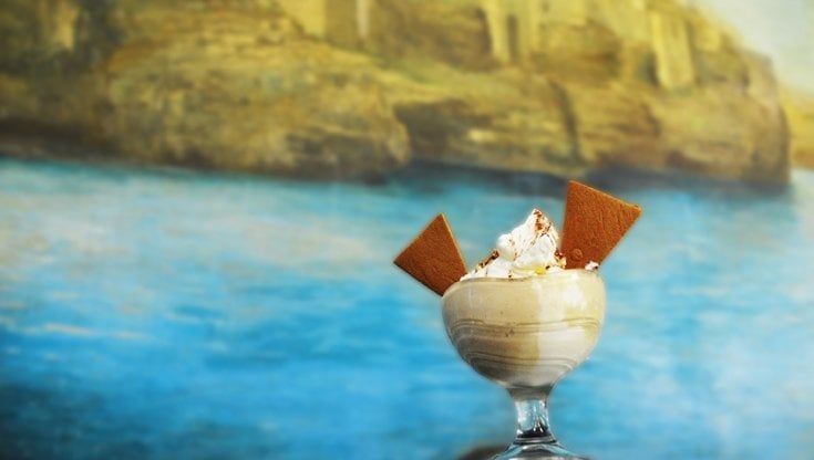 A Polignano a Mare il gelato è al gusto 'Volare': un omaggio a Modugno nel bar che ha inventato il 'caffè speciale'