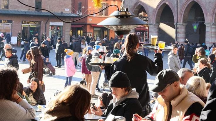 Tempo incerto, turisti no: prenotazioni fino al 90% per il weekend di Pasqua